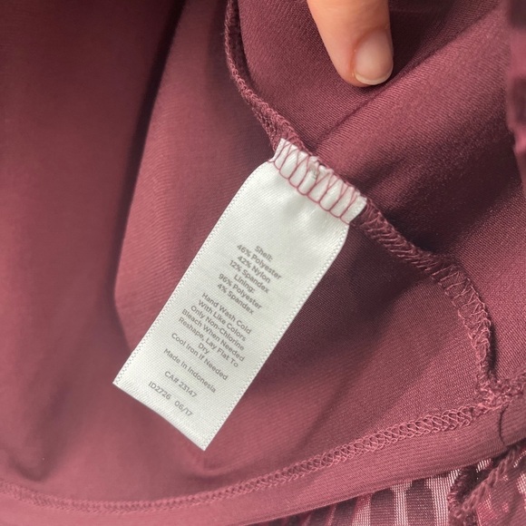 Talbots Burgundy Burnout Velvet Top With Tie Wrists NWT Sz Large Petite LP - Picture 6 of 6